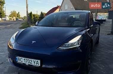 Tesla Model 3  2019