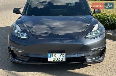 Tesla Model 3  2020