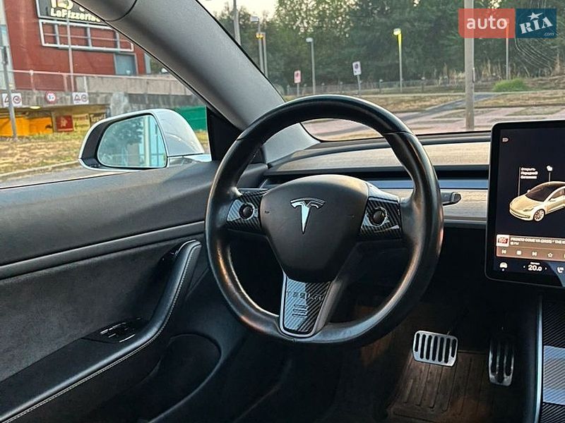 Седан Tesla Model 3 2018 в Киеве