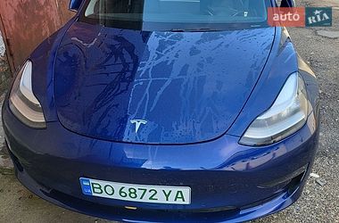 Tesla Model 3  2018