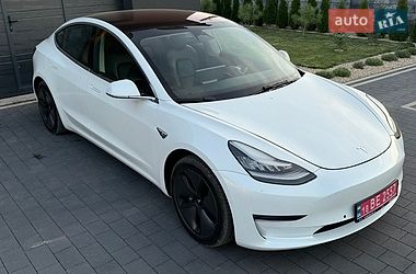 Tesla Model 3  2018