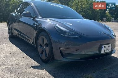 Tesla Model 3  2021