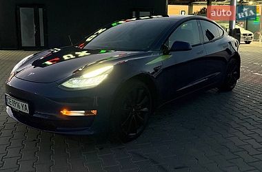 Tesla Model 3  2021