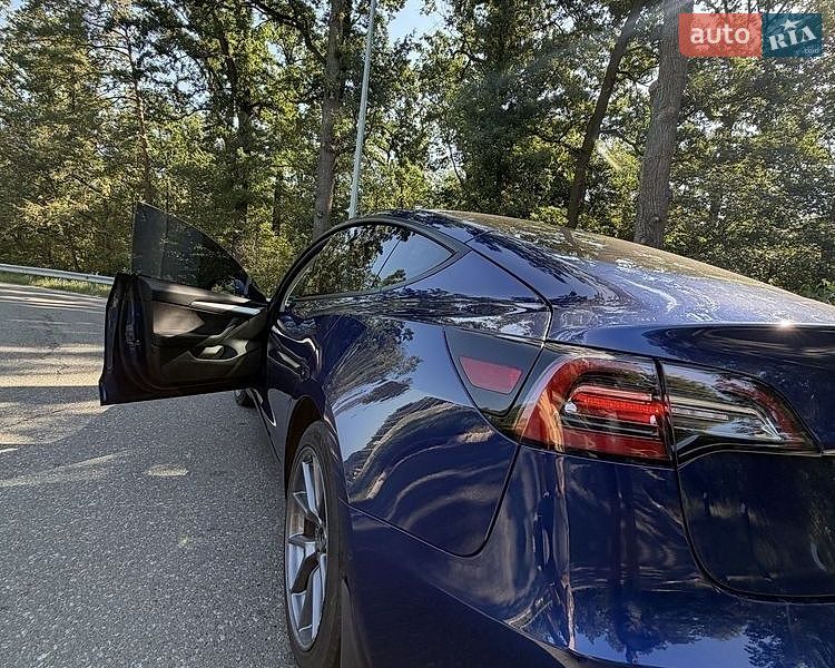 Седан Tesla Model 3 2022 в Борисполі