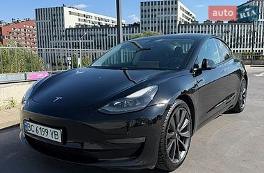 Седан Tesla Model 3 2021 в Львове