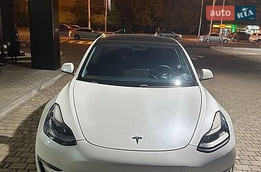 Tesla Model 3  2021