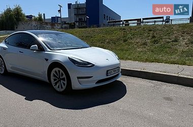 Tesla Model 3  2020
