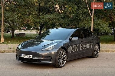 Tesla Model 3 2018