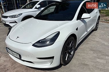 Tesla Model 3  2021