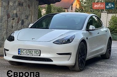 Tesla Model 3  2021
