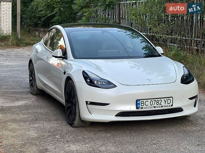 Седан Tesla Model 3 2021 в Львове