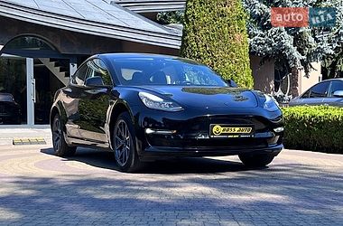 Tesla Model 3  2018