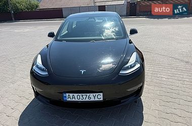 Tesla Model 3  2019