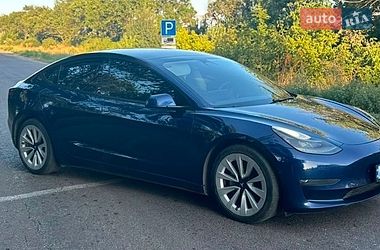 Tesla Model 3  2021
