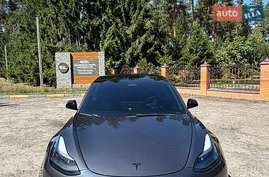Tesla Model 3  2022