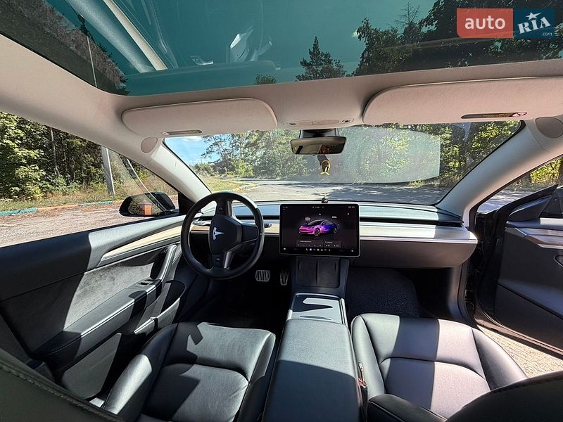Седан Tesla Model 3 2022 в Сарнах