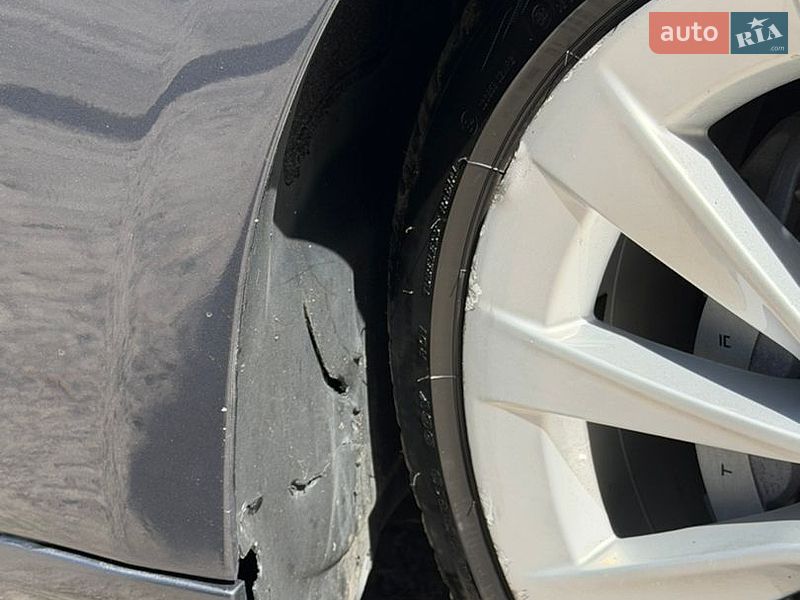Седан Tesla Model 3 2022 в Сарнах