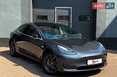 Tesla Model 3  2018