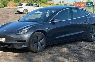 Tesla Model 3  2019