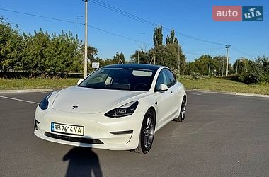 Tesla Model 3  2022
