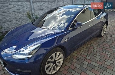 Tesla Model 3  2019