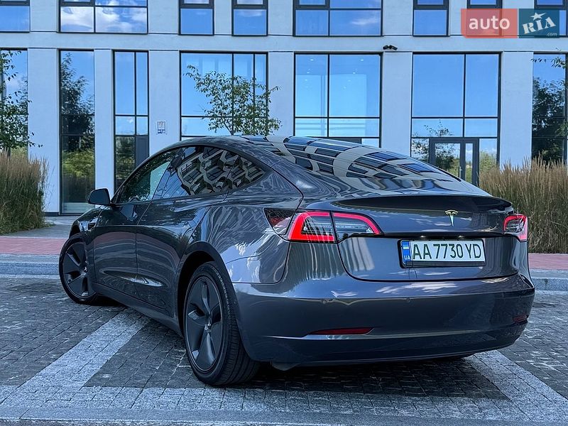 Седан Tesla Model 3 2022 в Києві