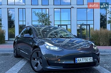 Седан Tesla Model 3 2022 в Києві