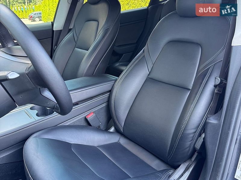 Седан Tesla Model 3 2022 в Києві