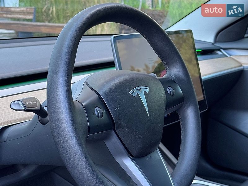 Седан Tesla Model 3 2022 в Києві