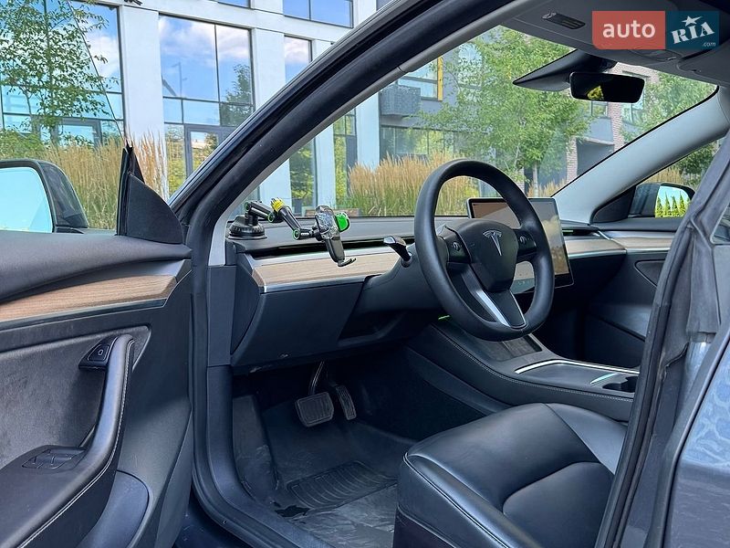Седан Tesla Model 3 2022 в Києві