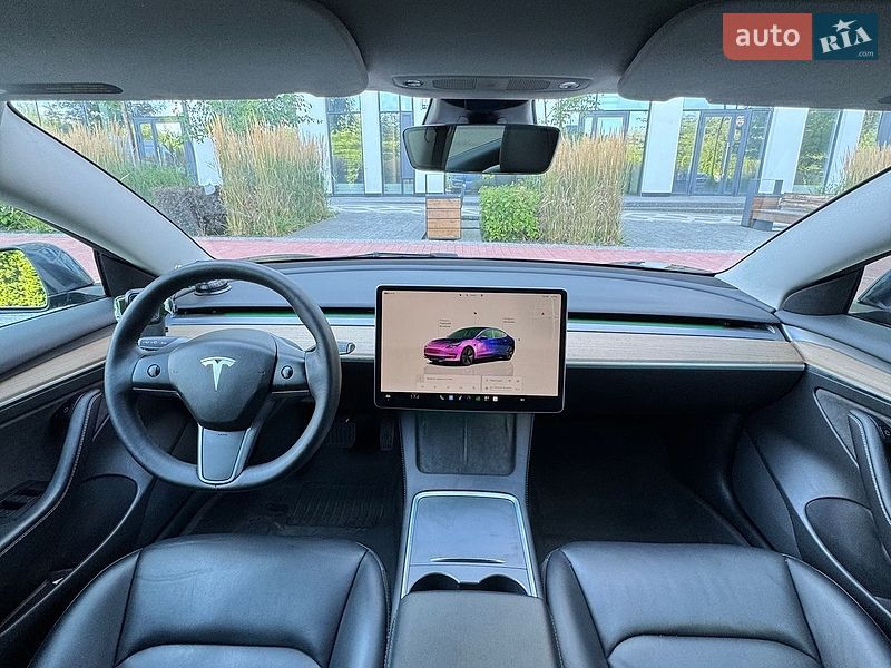 Седан Tesla Model 3 2022 в Києві