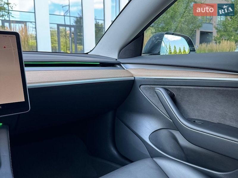 Седан Tesla Model 3 2022 в Києві