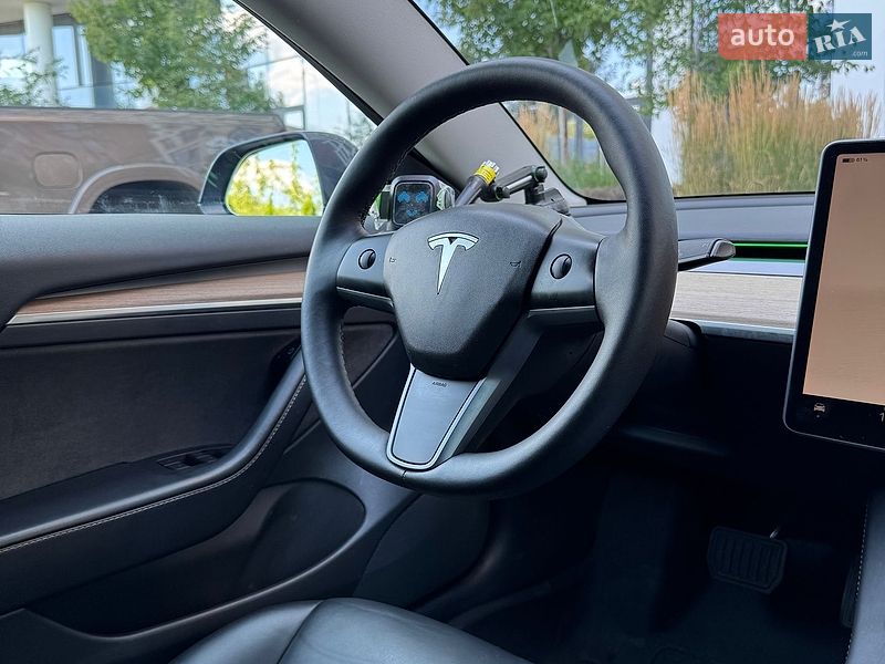 Седан Tesla Model 3 2022 в Києві
