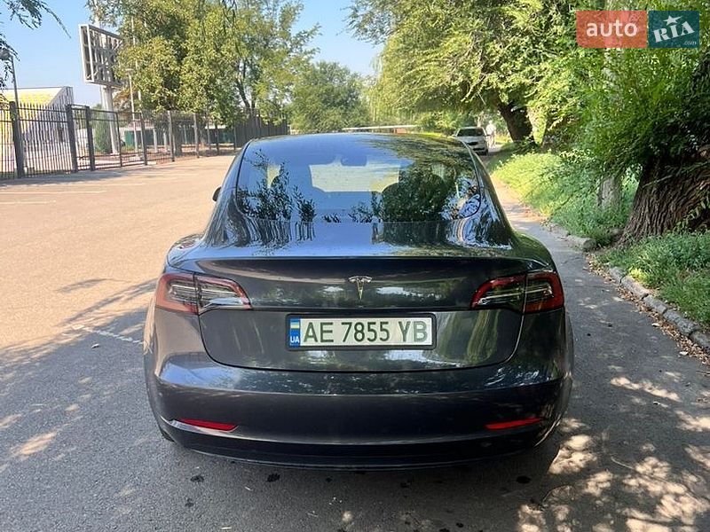 Седан Tesla Model 3 2023 в Кривом Роге