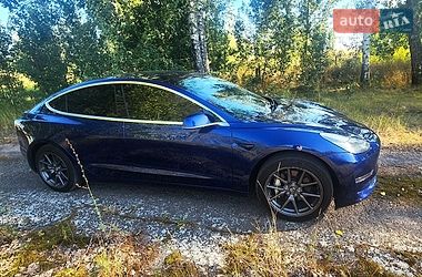Tesla Model 3  2018