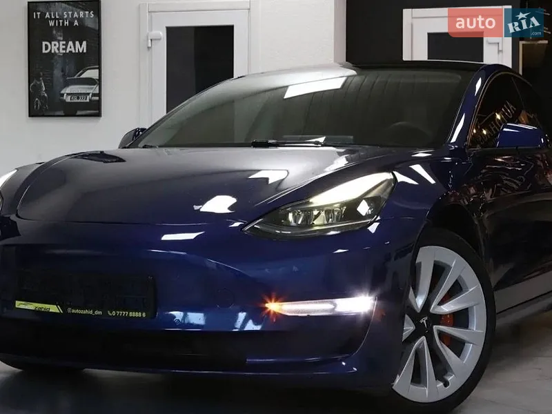 Tesla Model 3 2022