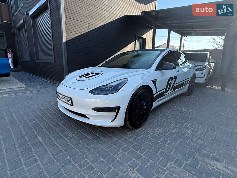 Tesla Model 3 2023