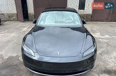 Tesla Model 3 2025