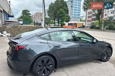 Седан Tesla Model 3 2025 в Днепре