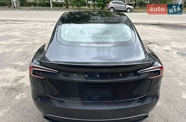 Седан Tesla Model 3 2025 в Днепре
