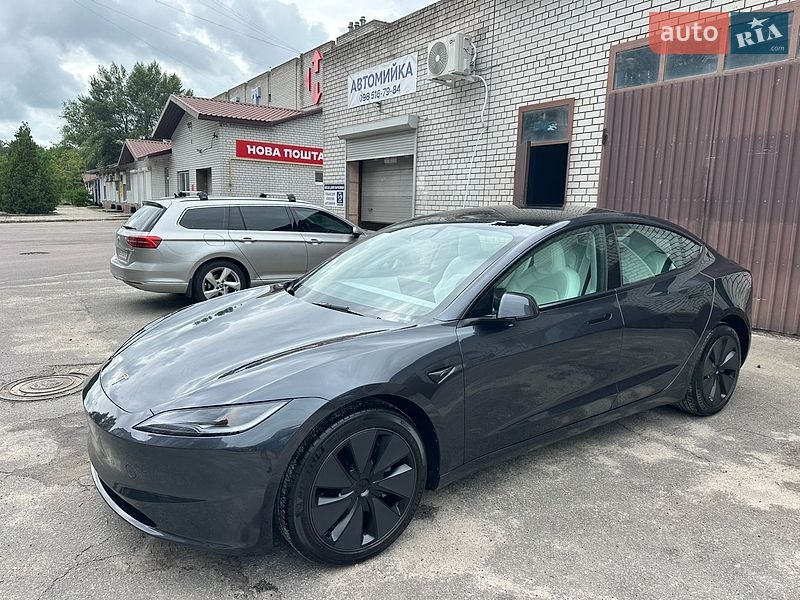 Седан Tesla Model 3 2025 в Днепре