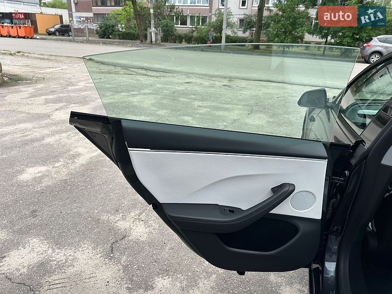 Седан Tesla Model 3 2025 в Днепре