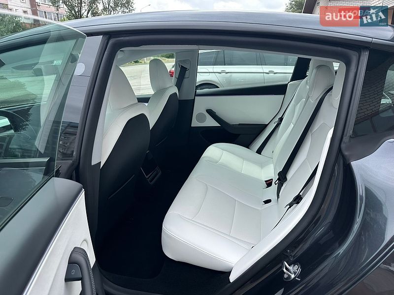 Седан Tesla Model 3 2025 в Днепре
