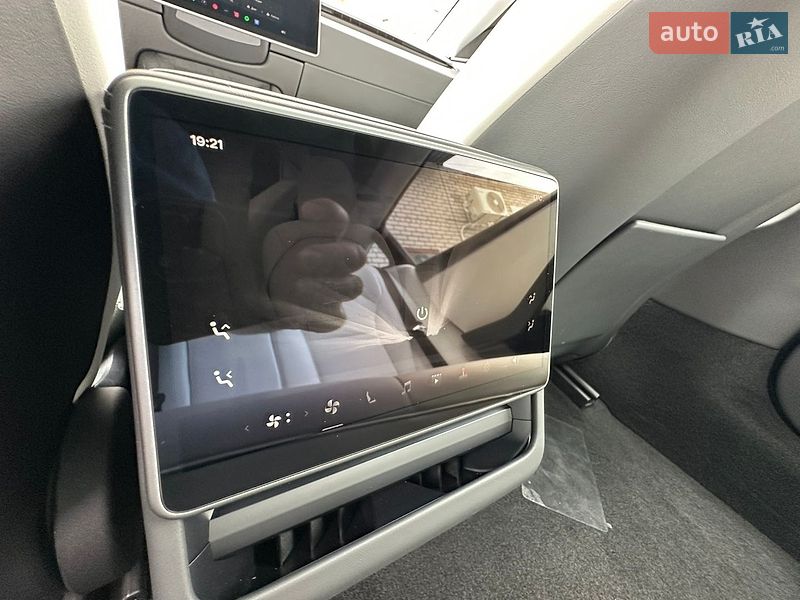 Седан Tesla Model 3 2025 в Днепре