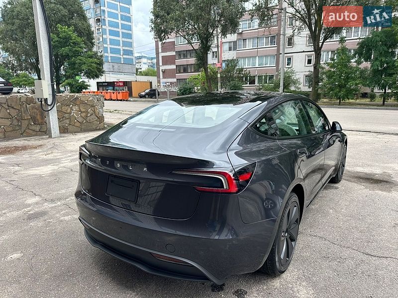 Седан Tesla Model 3 2025 в Днепре