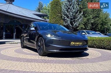 Tesla Model 3  2025