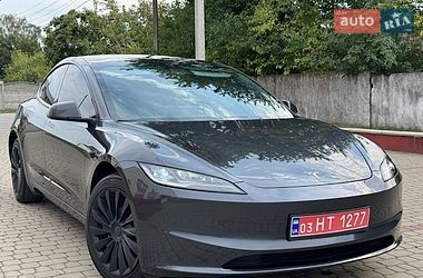 Tesla Model 3 2025