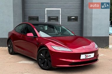 Tesla Model 3 2024