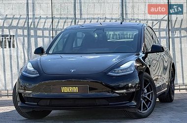 Tesla Model 3  2018