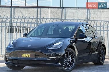 Седан Tesla Model 3 2018 в Києві